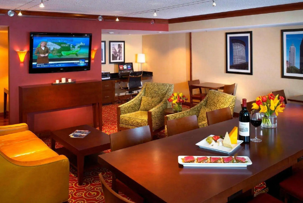Wyndham Cleveland Airport