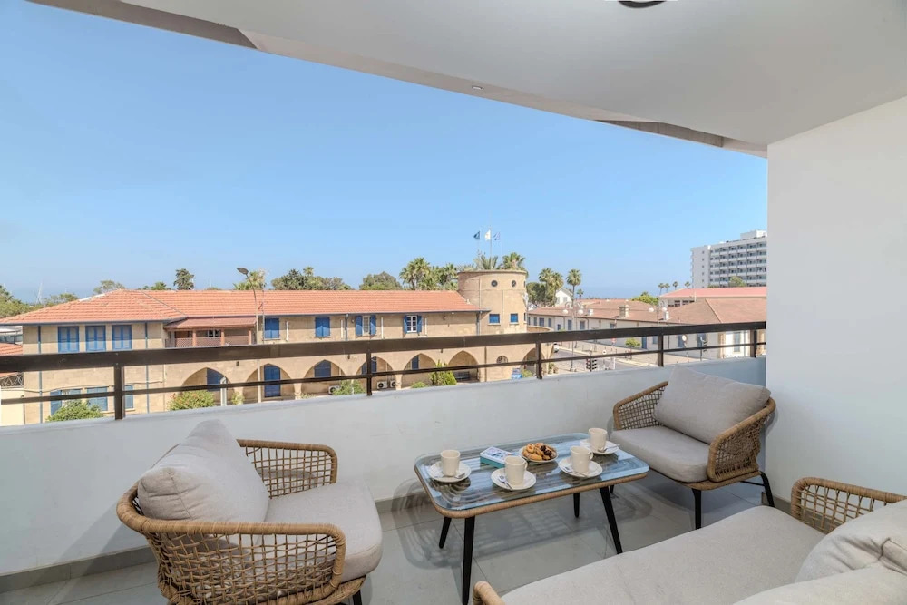 Finikoudes Marina View 102