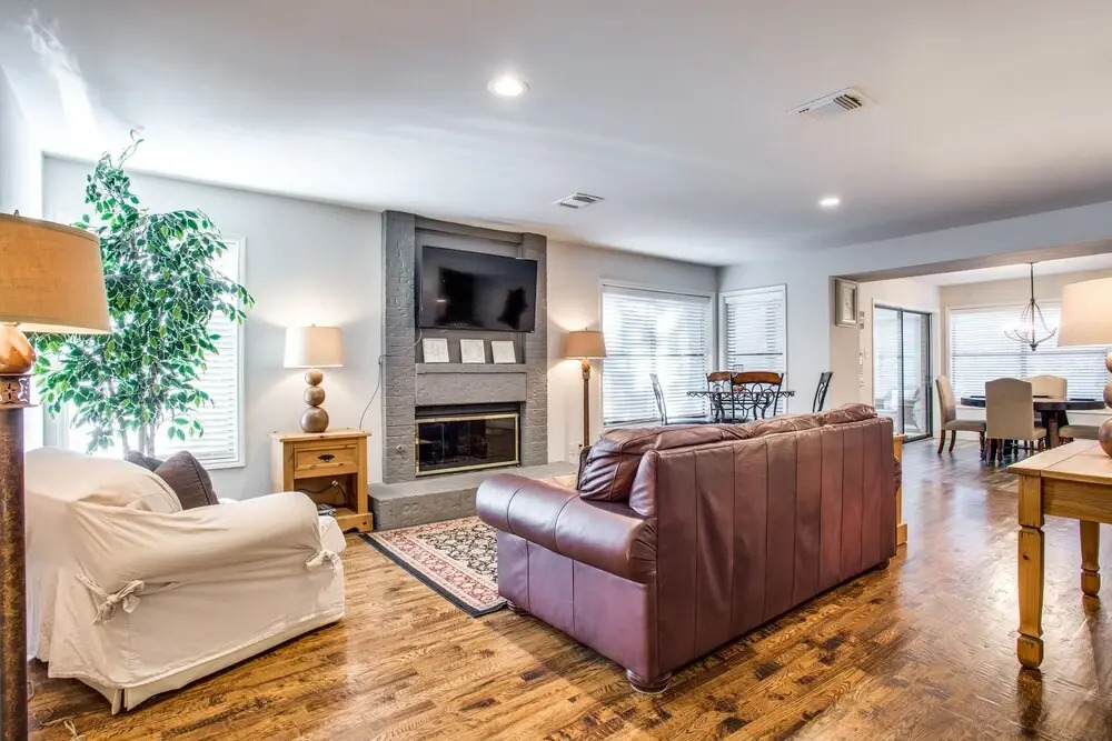 Arlington Manor - 5br/3ba Sleeps 18+ Hottub/firepit 5 Bedrooms 3 Bathr