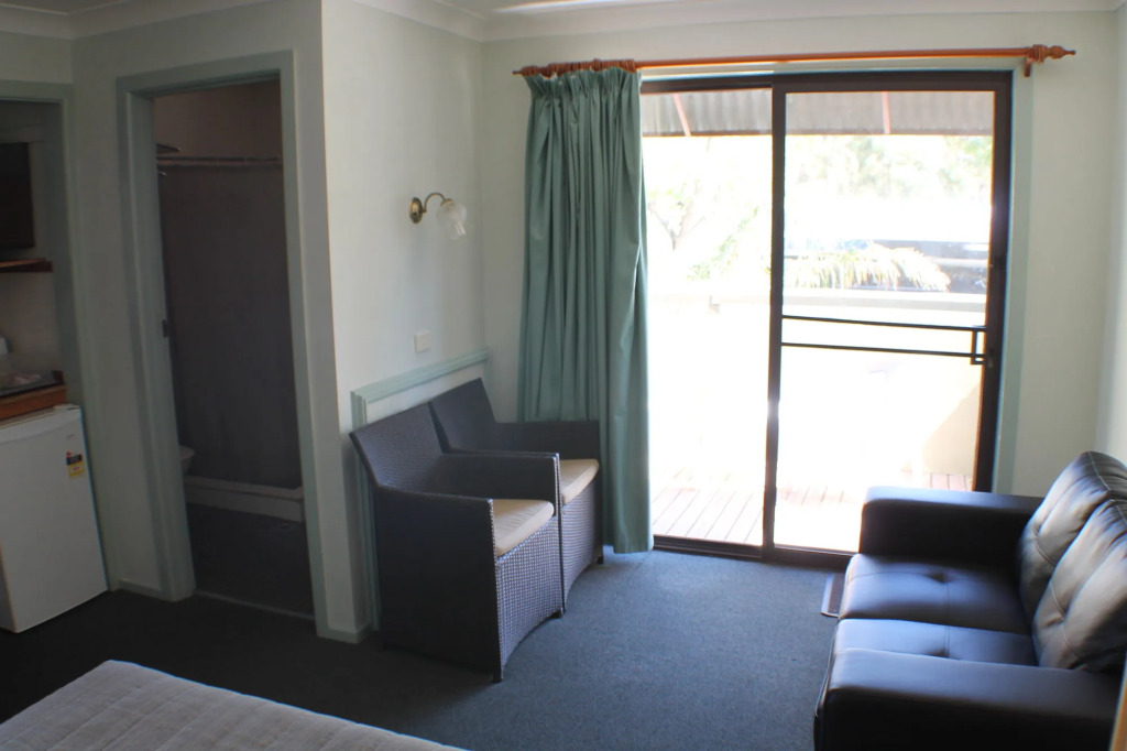 Lake Forbes Motel