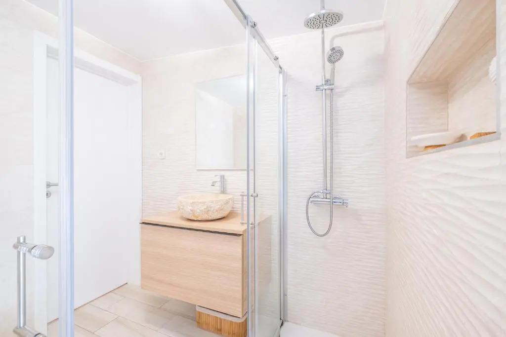 Luxurious Seaview Apartment with pool 5min Beach