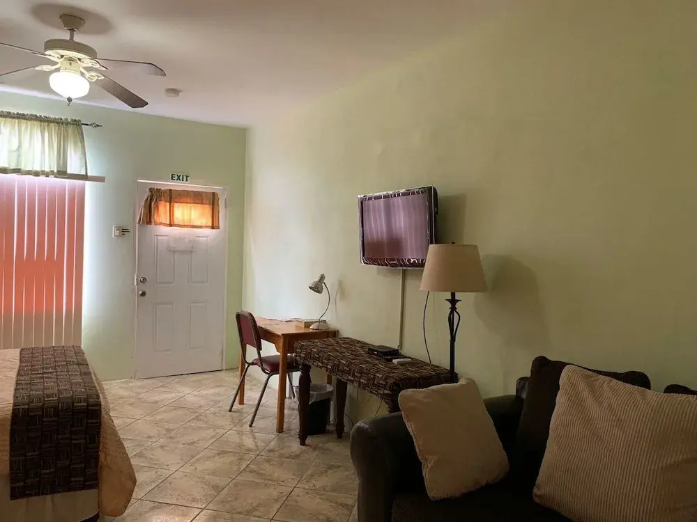 Carolyns View Guesthouse