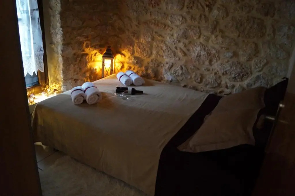 Nikos Stone Guest House