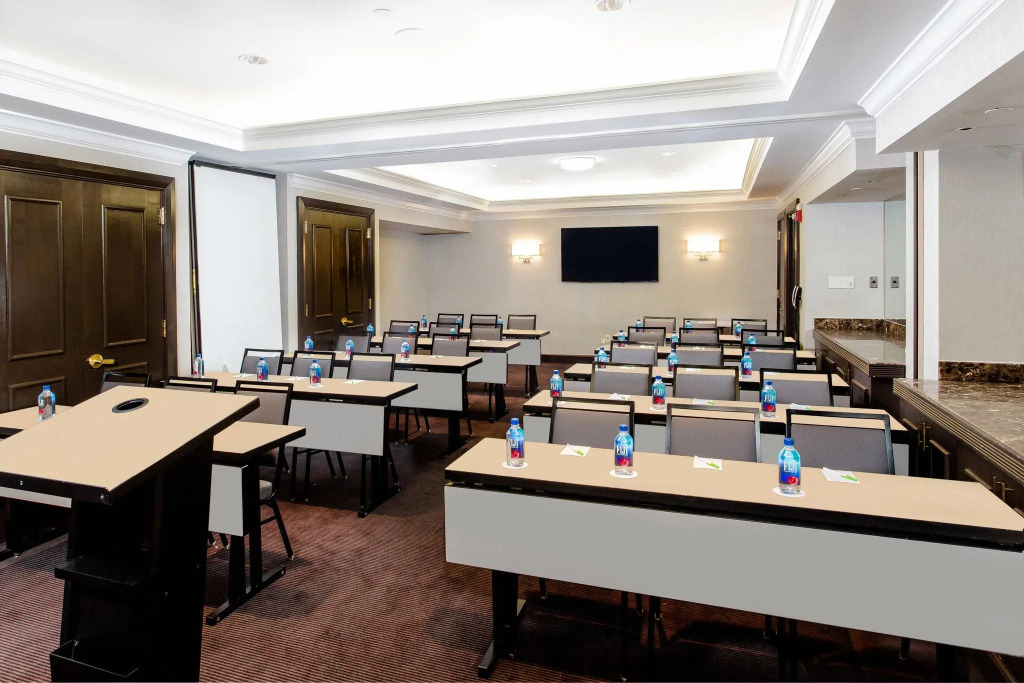 Courtyard by Marriott New York JFK Airport