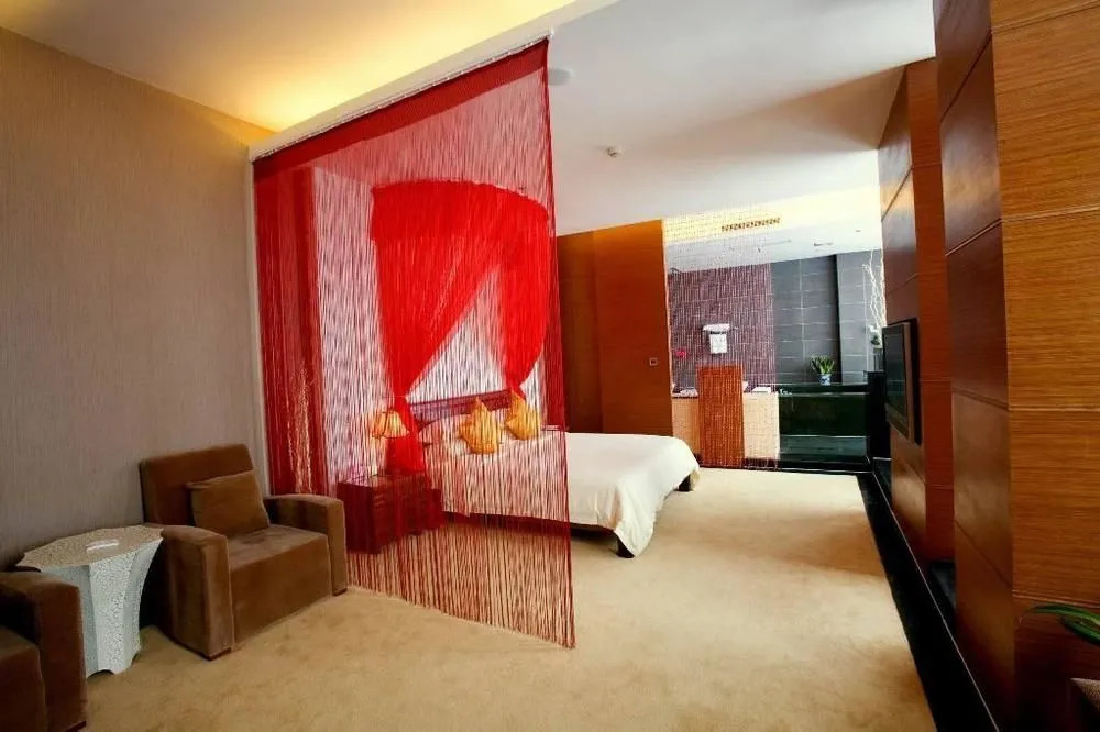 Elegance Hotel