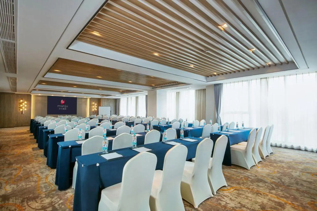 Manju Hotel (Zhuji Wanfeng Xintiandi Yongli Plaza)