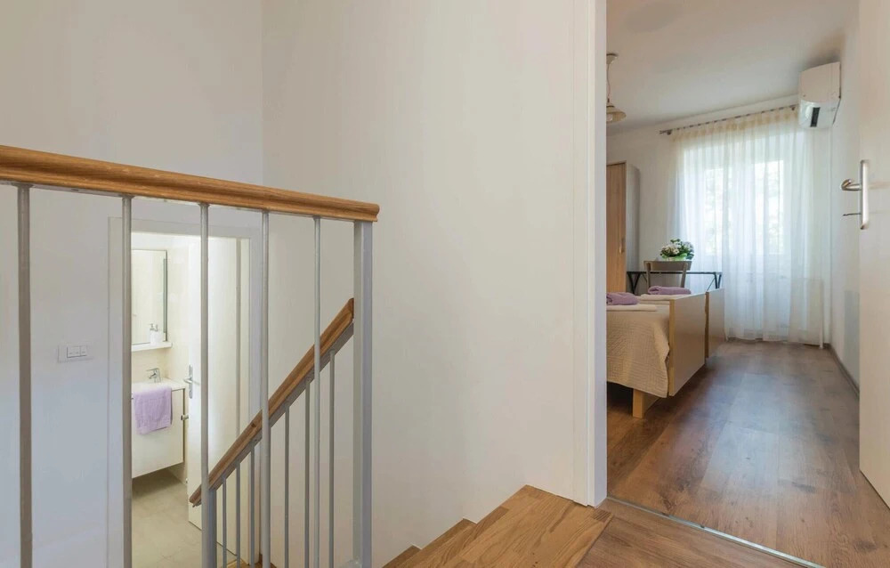 Stunning Home In Manjadvorci