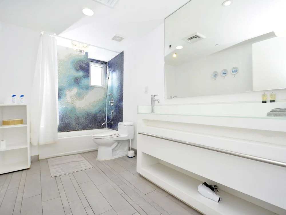 Miami World Rental - Mondrian 1026