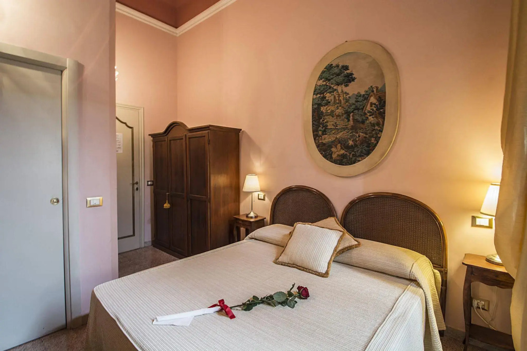 Relais San Lorenzo Historic Centre Rooms & Suites