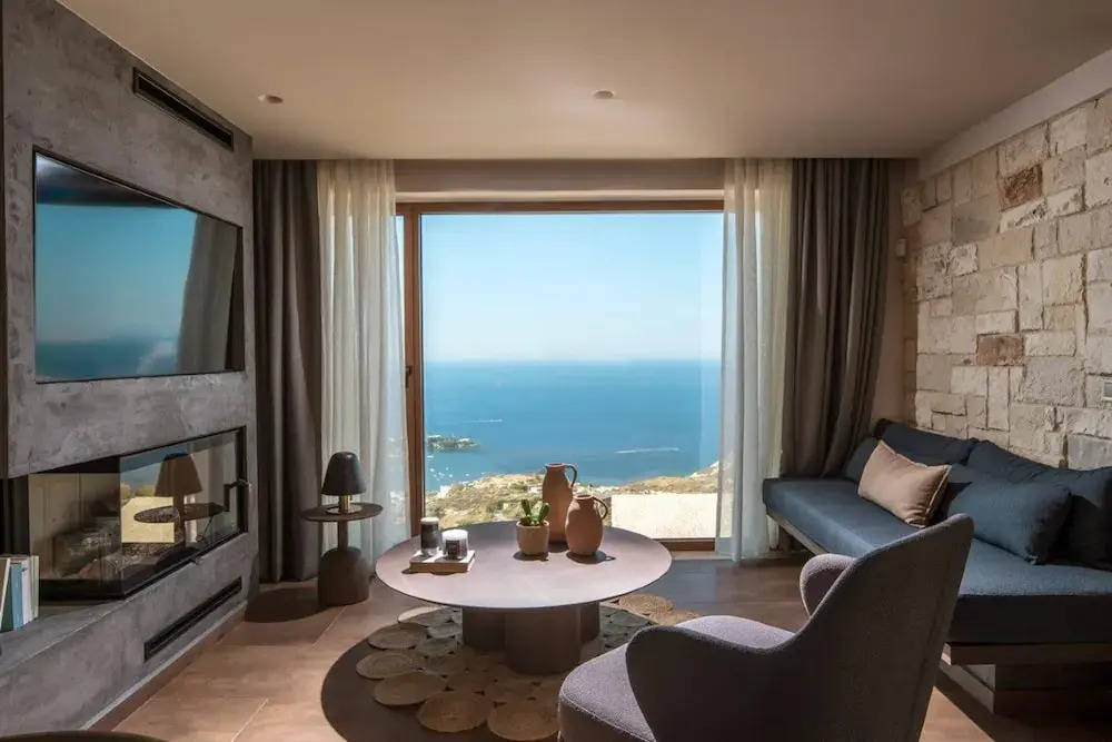Villa Ouranos - Where the World Unfolds Before You