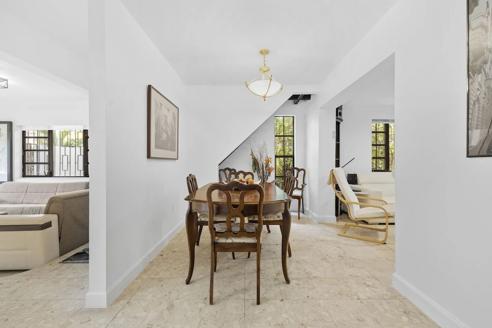 Little Havana Retreat - Newly remodeled Villa by Loan Depot Stadium