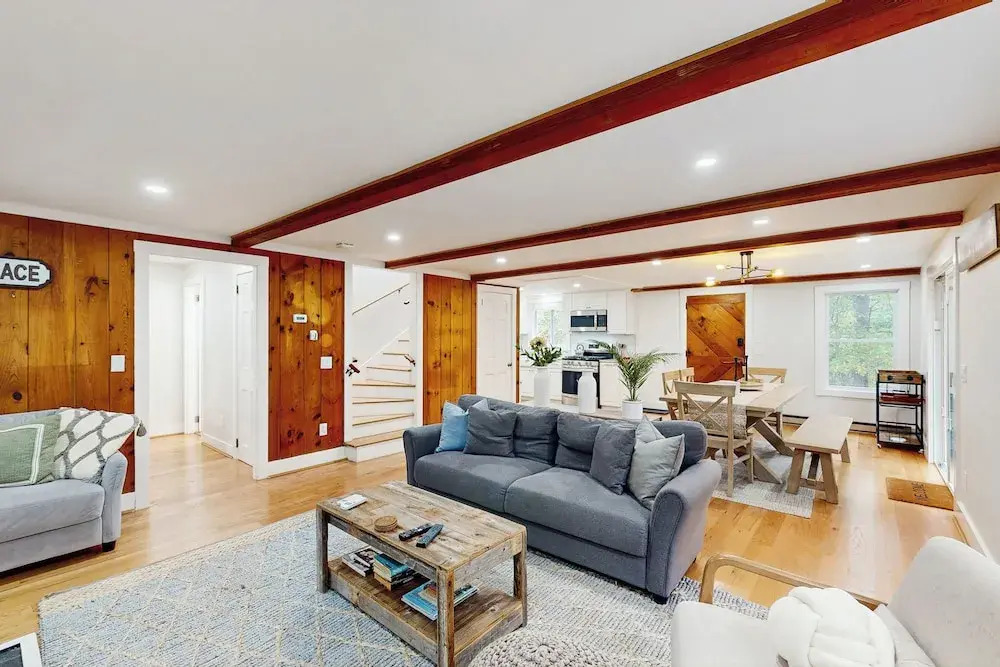 3BR House Close to Beach: Large Yard & Deck!