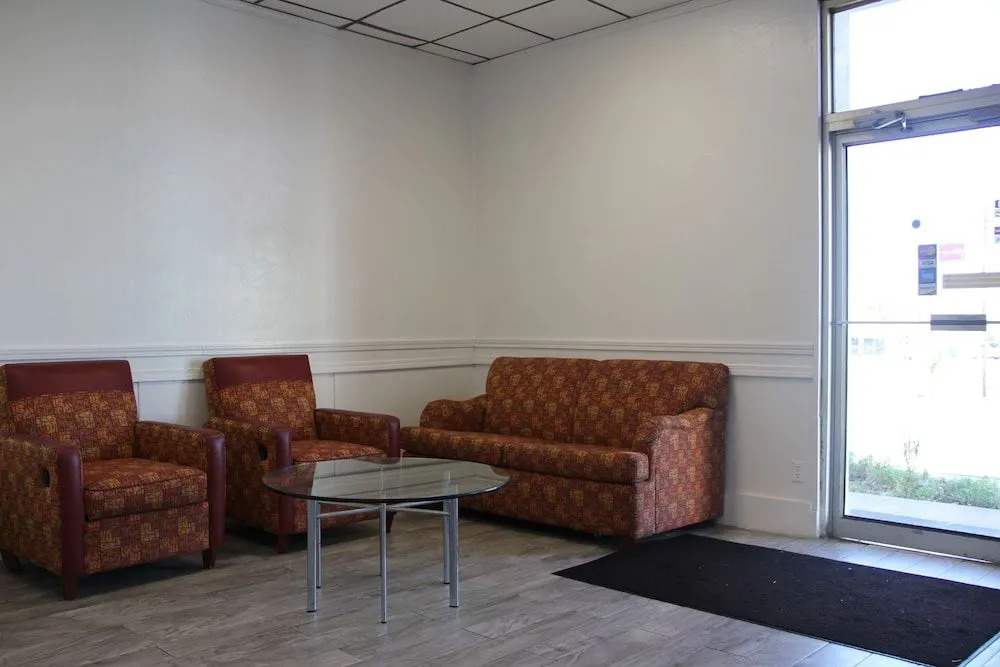 LoneStar Inn and Suites