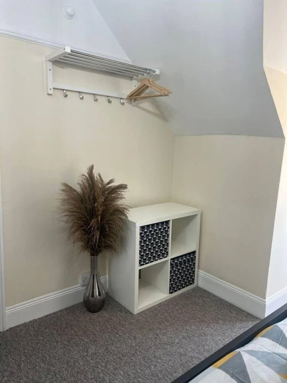 Family 4-bed Apartment in Dawlish With Sea View
