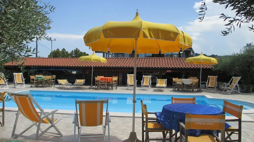 Apartment With 2 Bedrooms in Tortoreto, With Pool Access and Enclosed