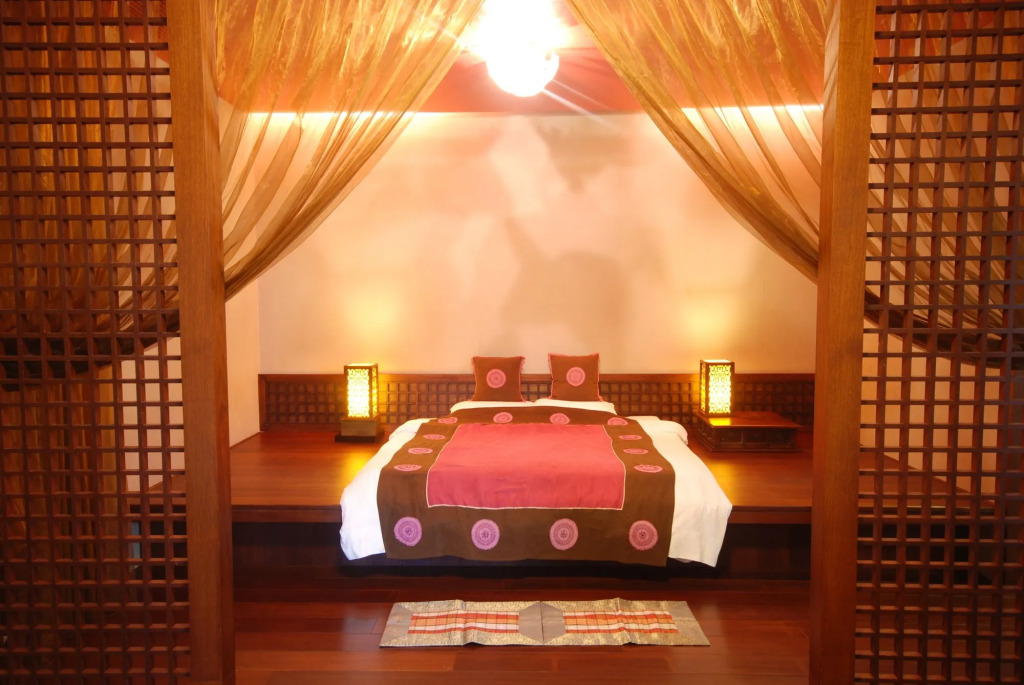 March Three Inn