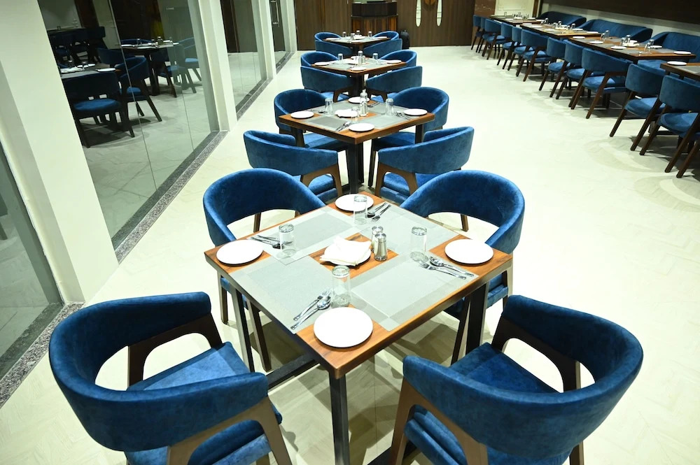 HOTEL MAKHAN VIHAR
