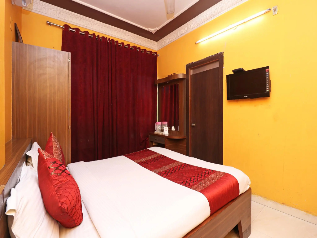 OYO 11637 Hotel Novelty