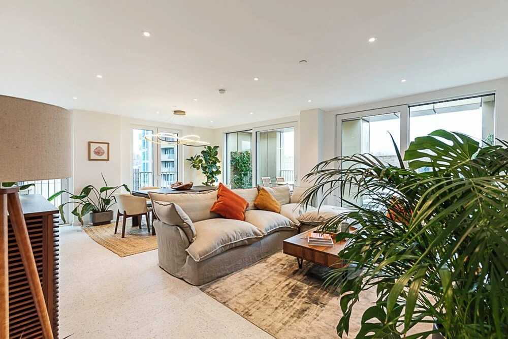 Beautiful Two Bed Property Near Whitechapel