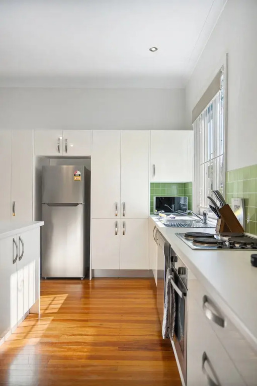 Bright 3-bed With Garden by Banks Street Reserve