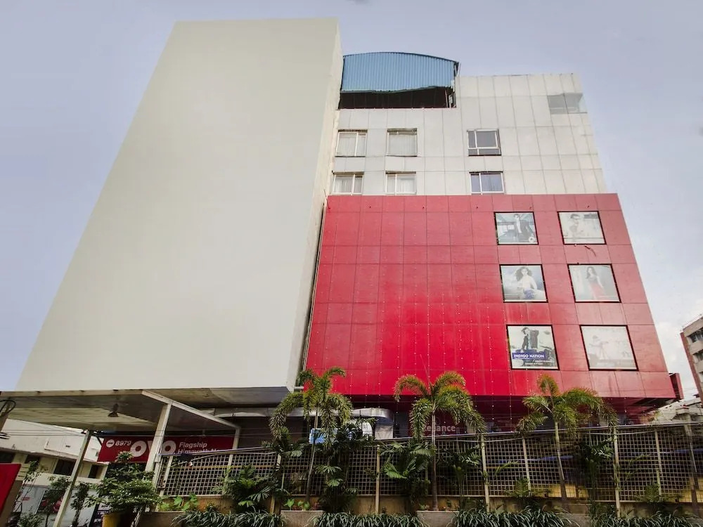 OYO 9960 Kubeera Palace