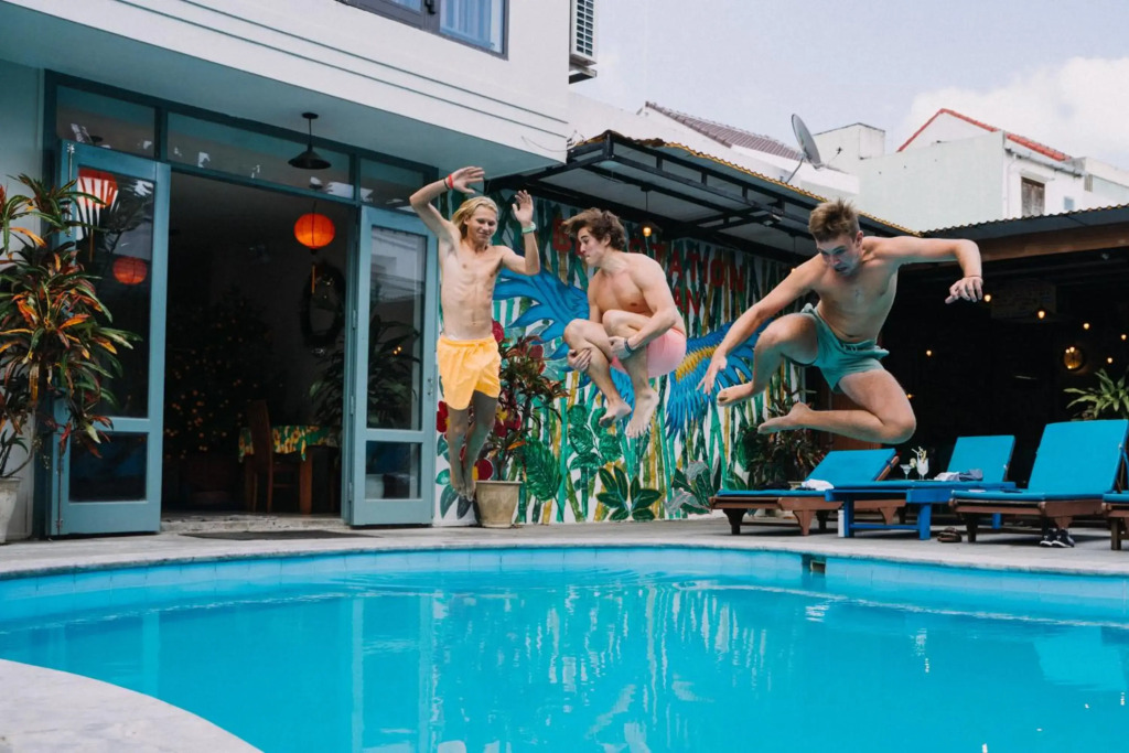 Bed Station Hostel & Pool Bar Hội An " Former Sunflower"