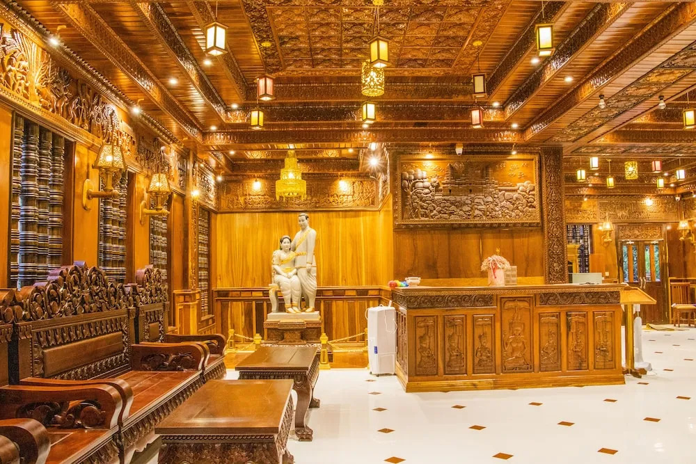 Puok hotel & Resort