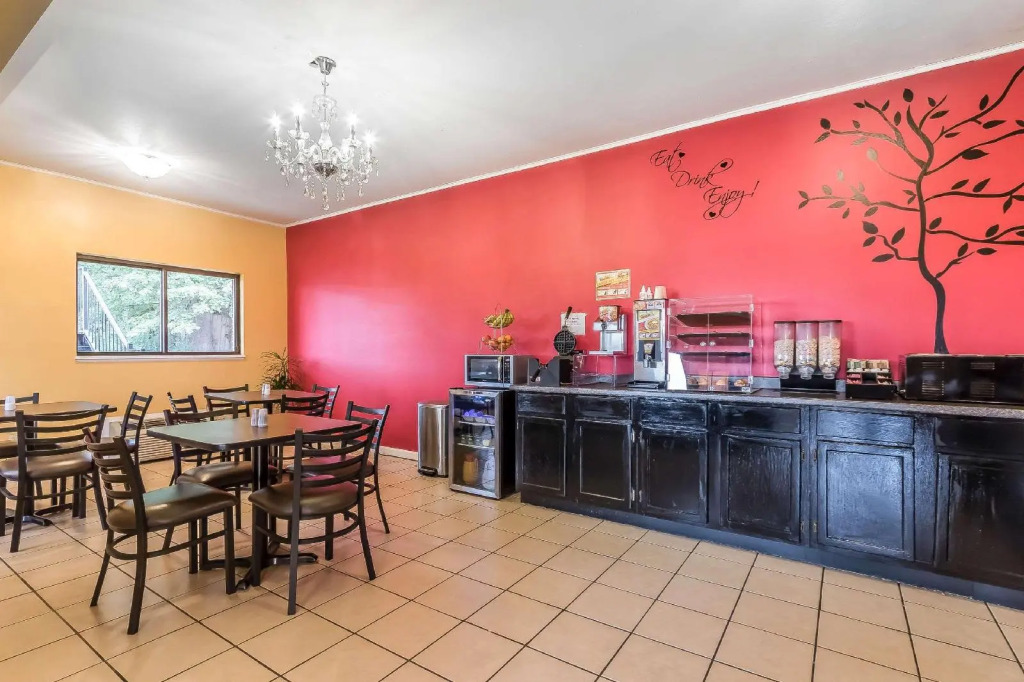 Econo Lodge Martin