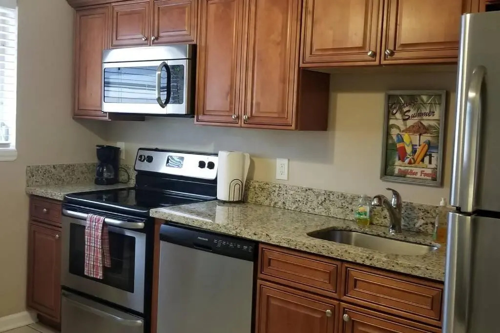 3220 NE 15th st. Unit 2