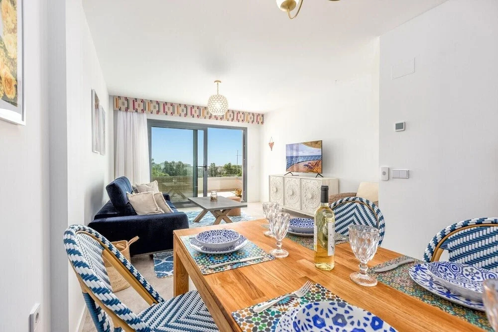 Sb3.11g - Modern & Well Connected 2 bed Apartment