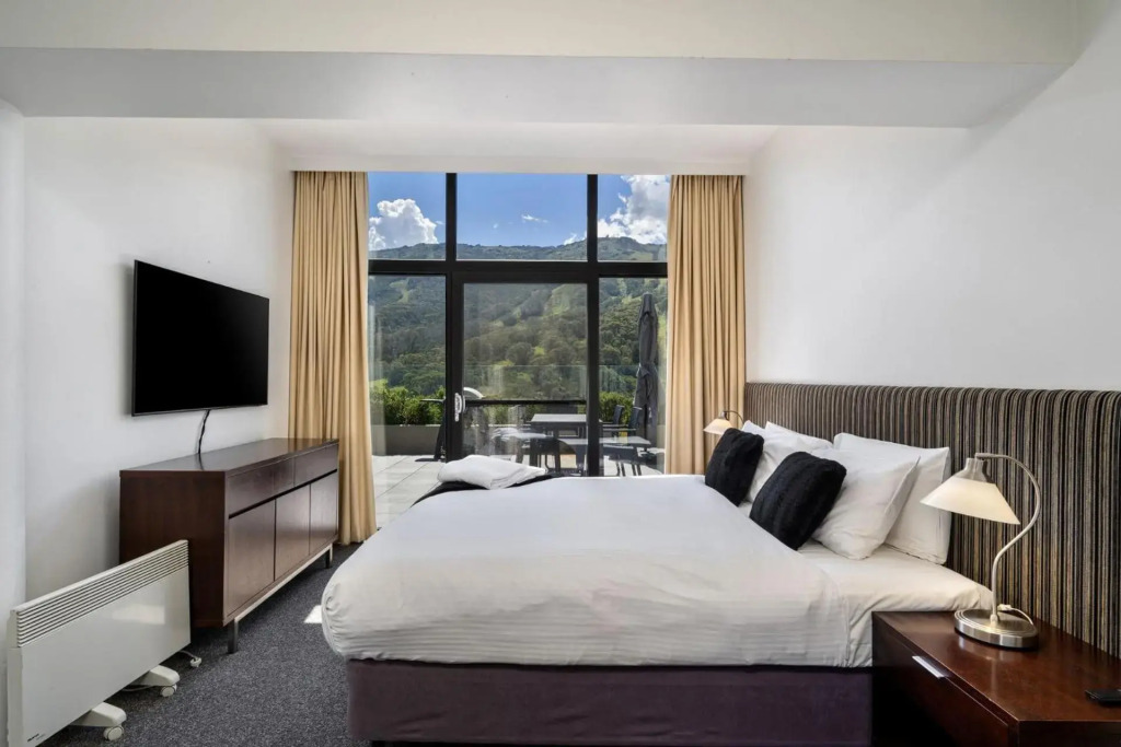 Lantern 3 Bedroom Terrace with majestic mountain view