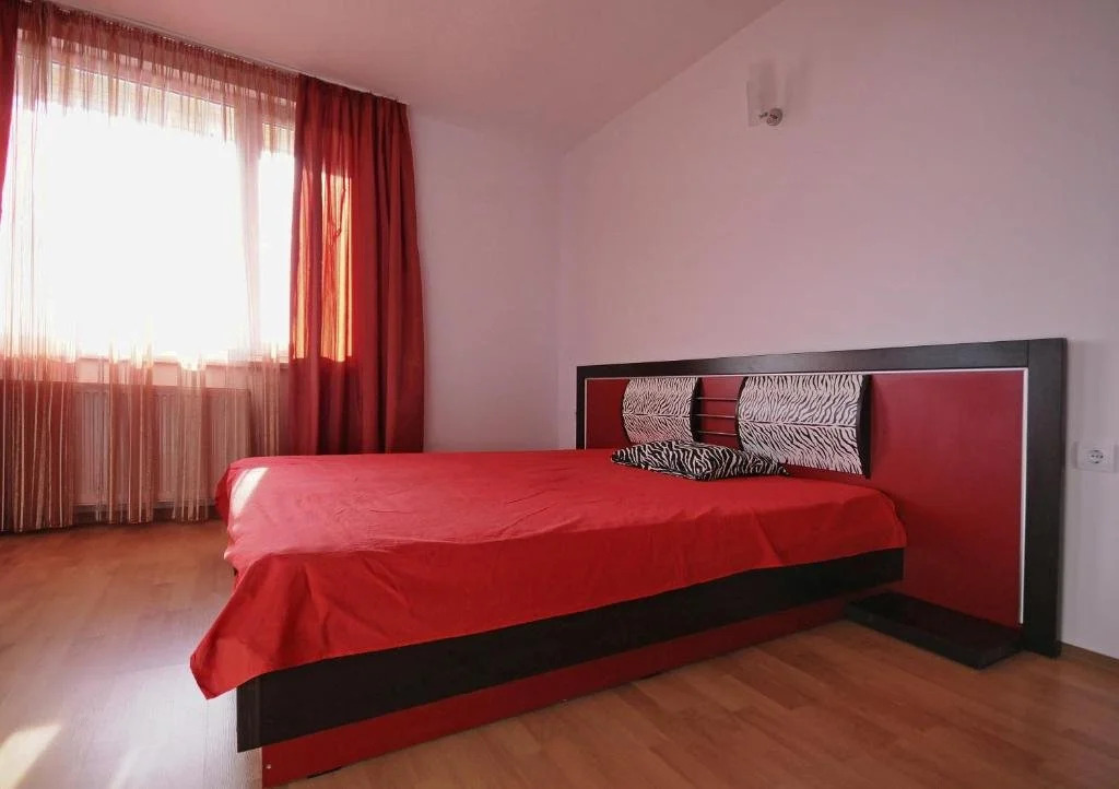 Nushev Hotel