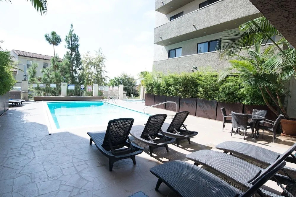 Strathmore Apartments