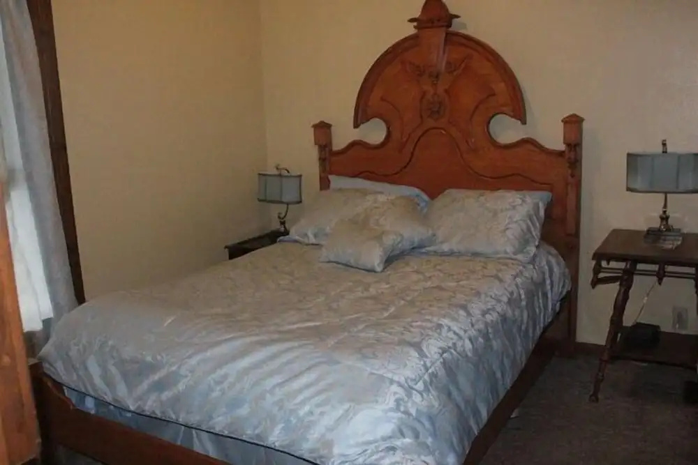 Smedley's Suites