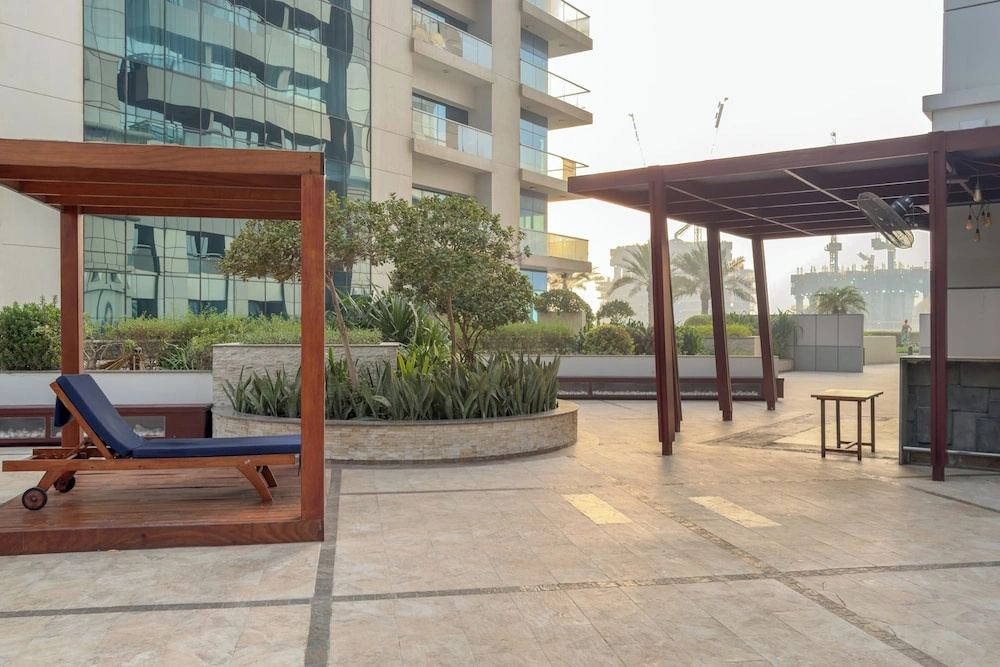Large Flat with High Floor in Marina