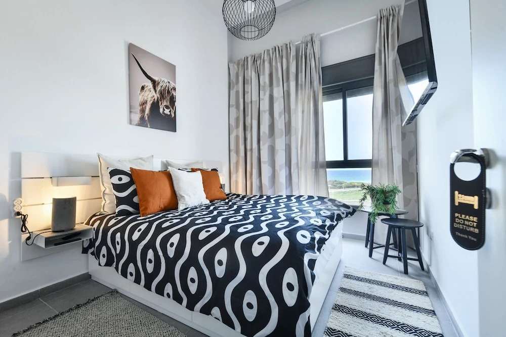 High Class 6BR Achziv apartment