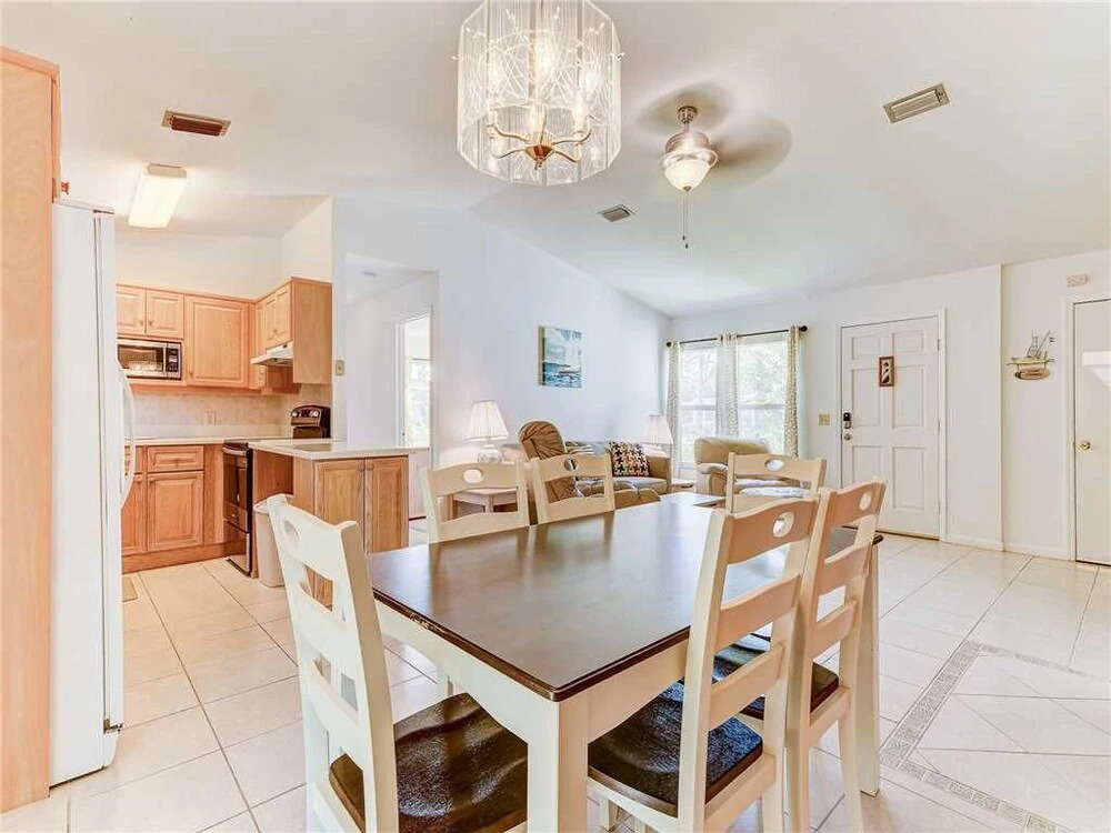 Mermaid Retreat, 2 Bedrooms, Canal Front, Sleeps 6
