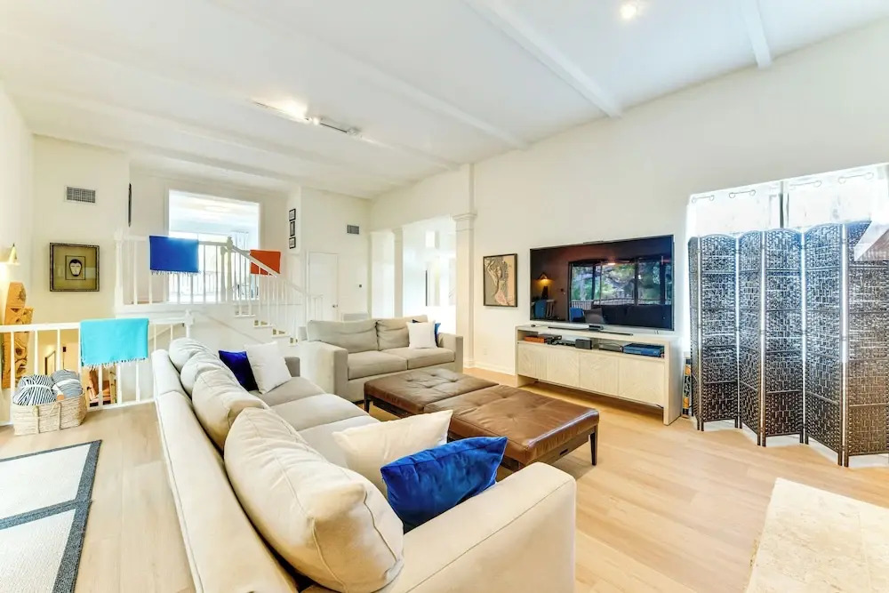 2 Mi to Beaches! Spacious Family Gem in Siesta Key