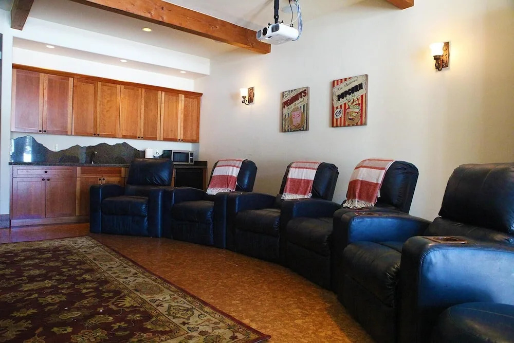 The Lodge at Stoney Ridge by RedAwning