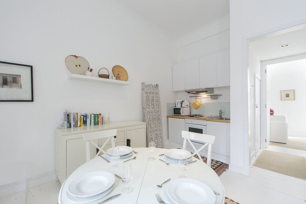 1BR - Notting Hill/Westbourne Park - FF - RGB 82545