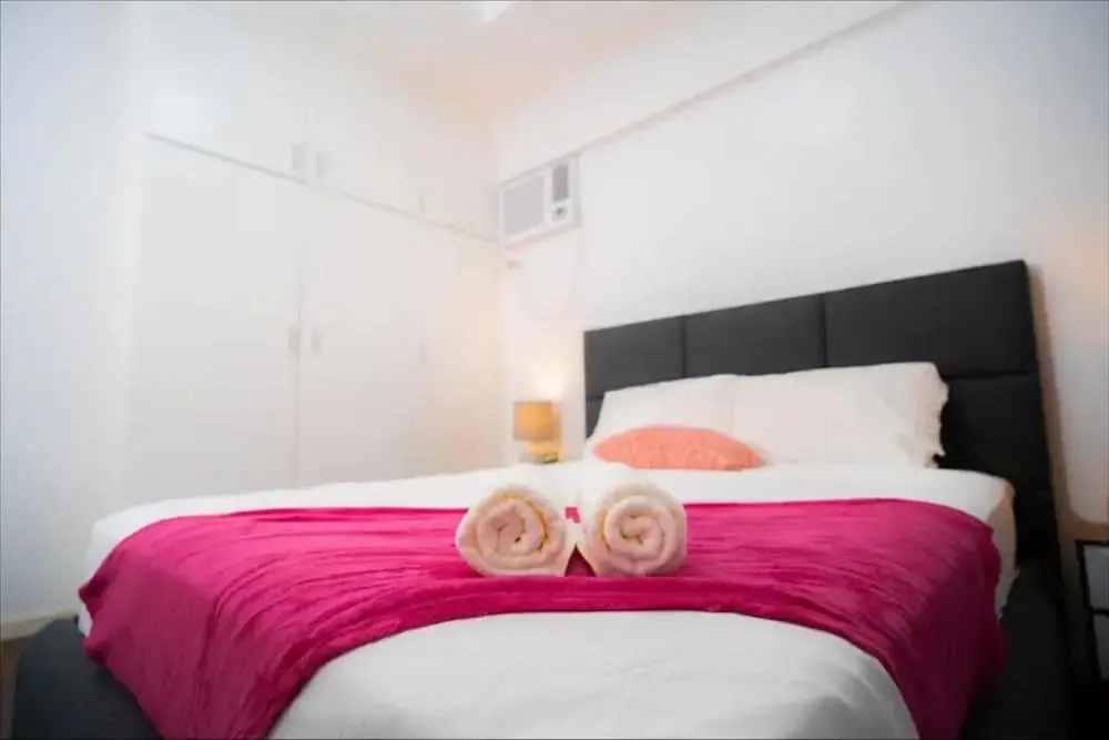 3bd Lux City Oasis LAS Pinas