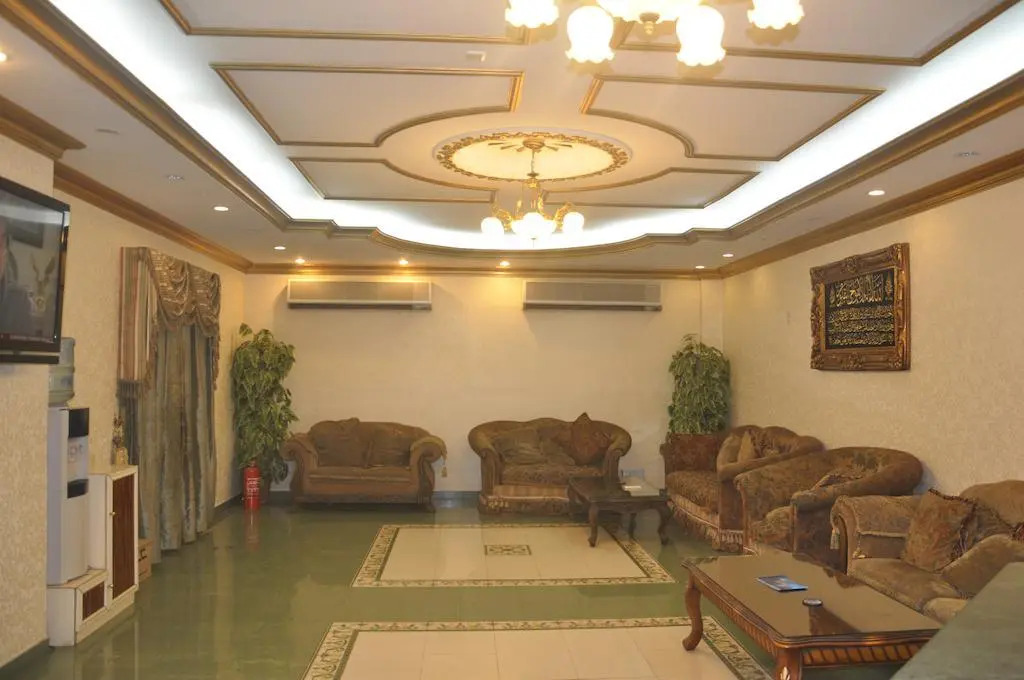 Al Buainain Apartments-Al Madrasah Hotel