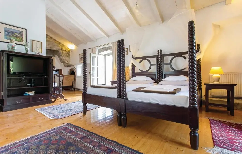 Awesome Home in Malinska With 3 Bedrooms, Outdoor Swimming Pool and Wifi