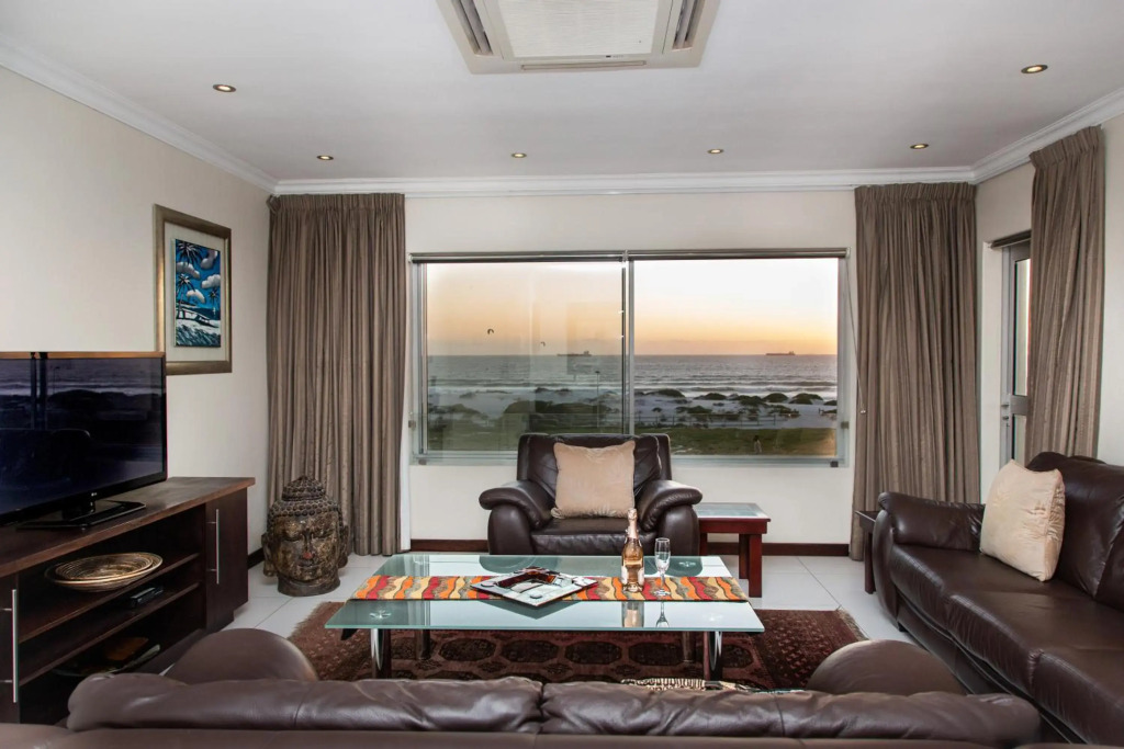 Spectacular Beachfront Apartment 3 Bedroom C101 Sea Spray