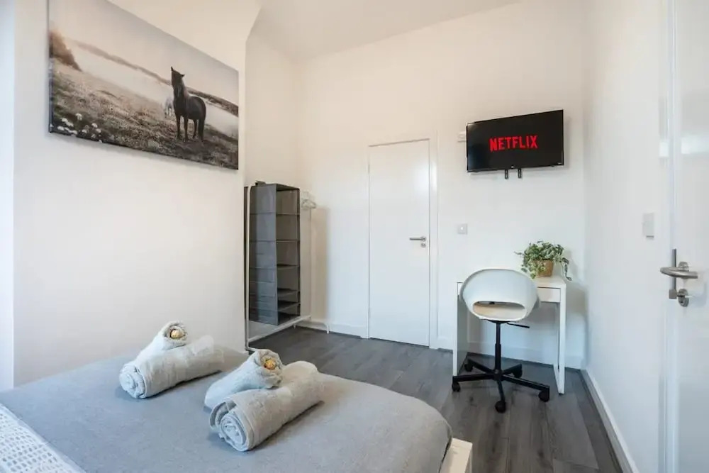 4 Bedrooms-4 Bathrooms House