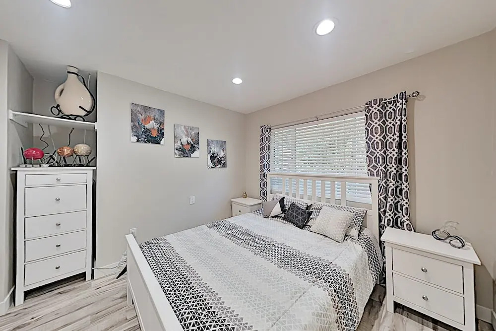8131indi 2 Bedroom Home