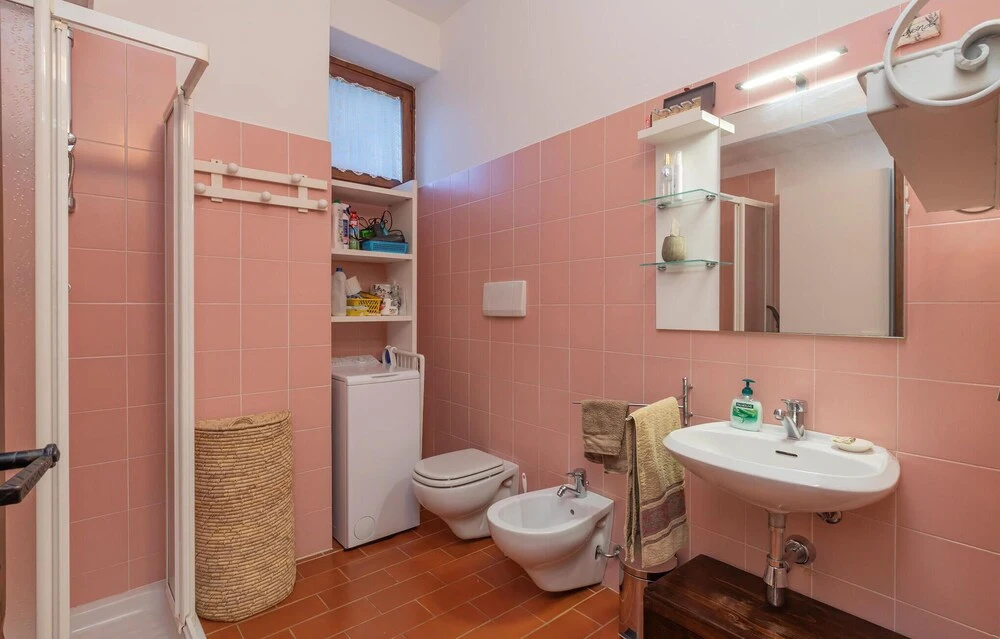 Beautiful Apartment in Orta San Giulio With Wifi and 1 Bedrooms
