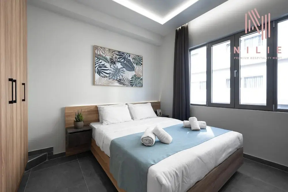 Pantheon, Nilie Hospitality MGMT