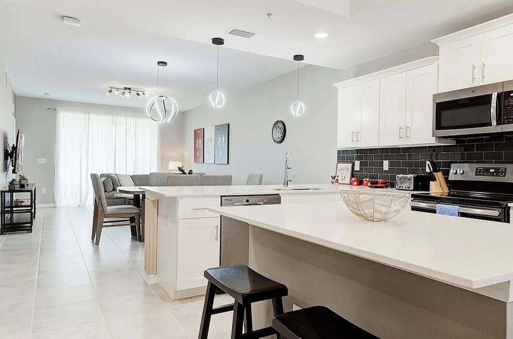 Luxury Apartment Near Clubhouse & Resort Pool