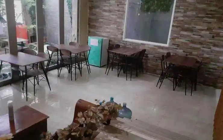 Ahira Guesthouse